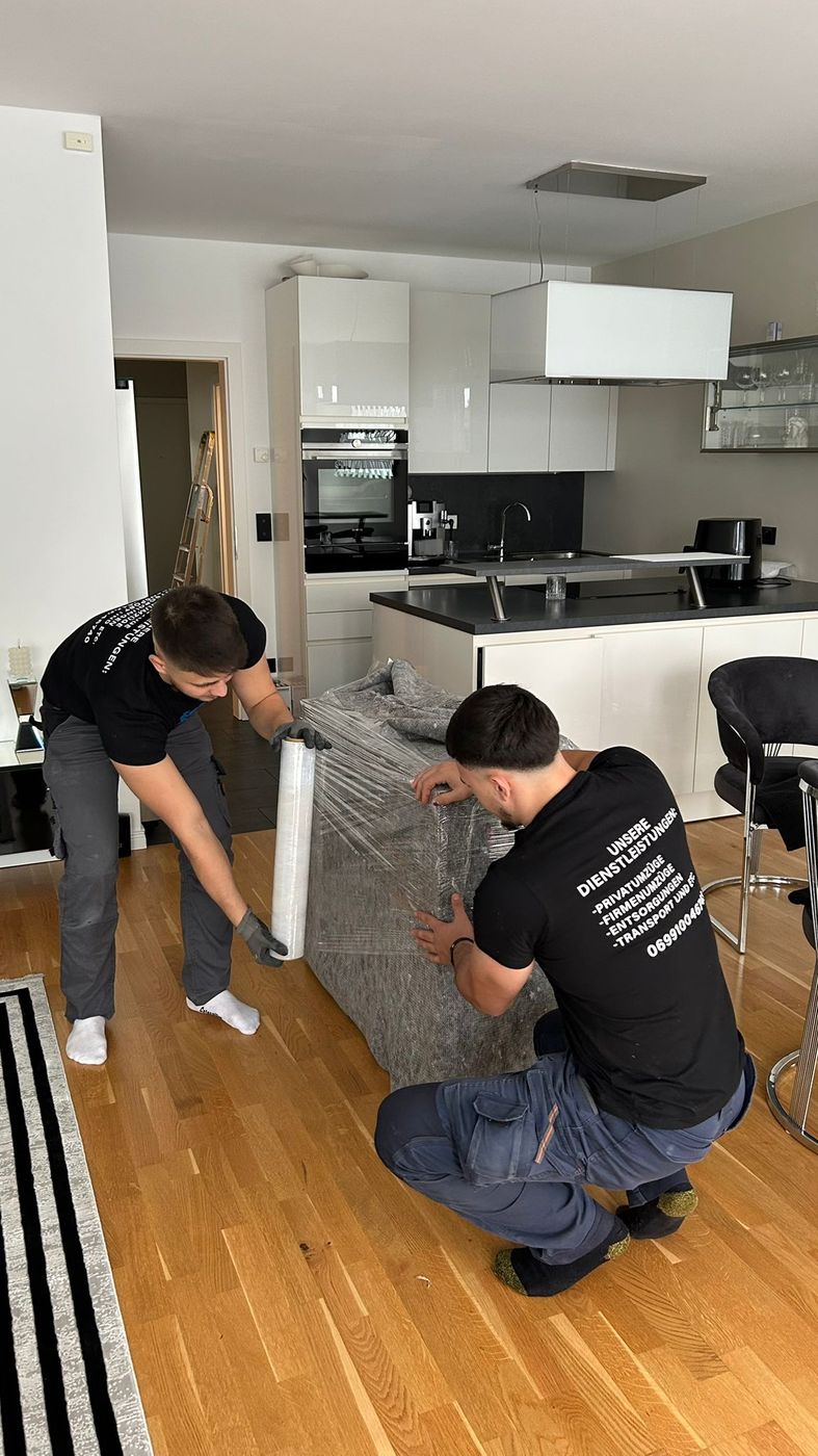 Anschluss von Geräten und Übergabe der Wohnung